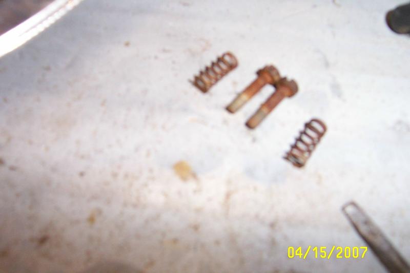 corroded carbs0009.jpg